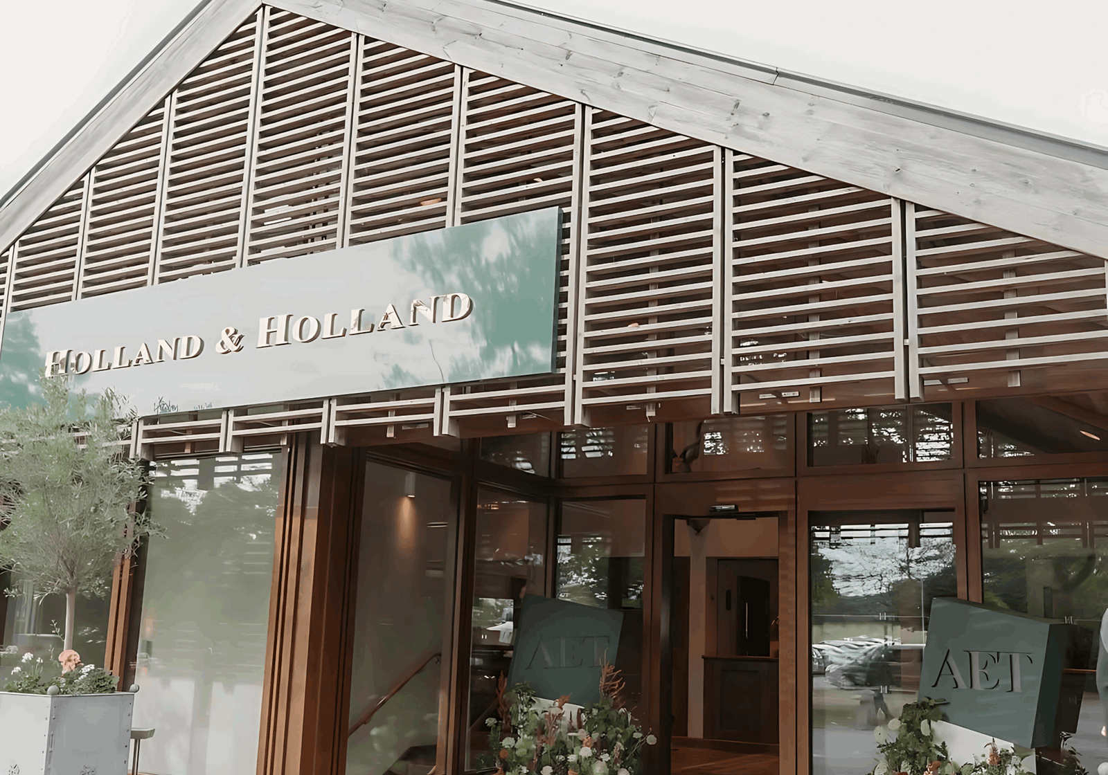 Brand Activation AET at Holland & Holland: Natural Florals with a Wildabout Twist