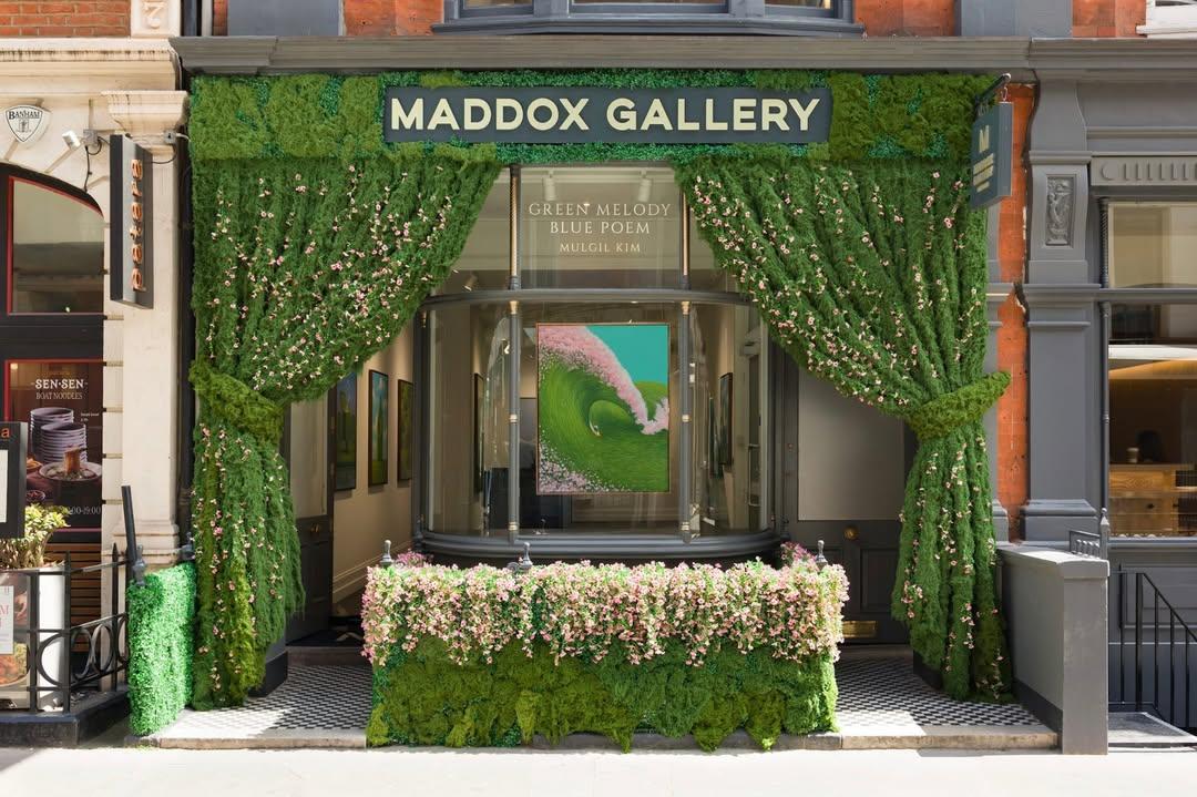 Wildabout Flowers at Maddox Gallery: Mulgil Kim Exhibition Installation