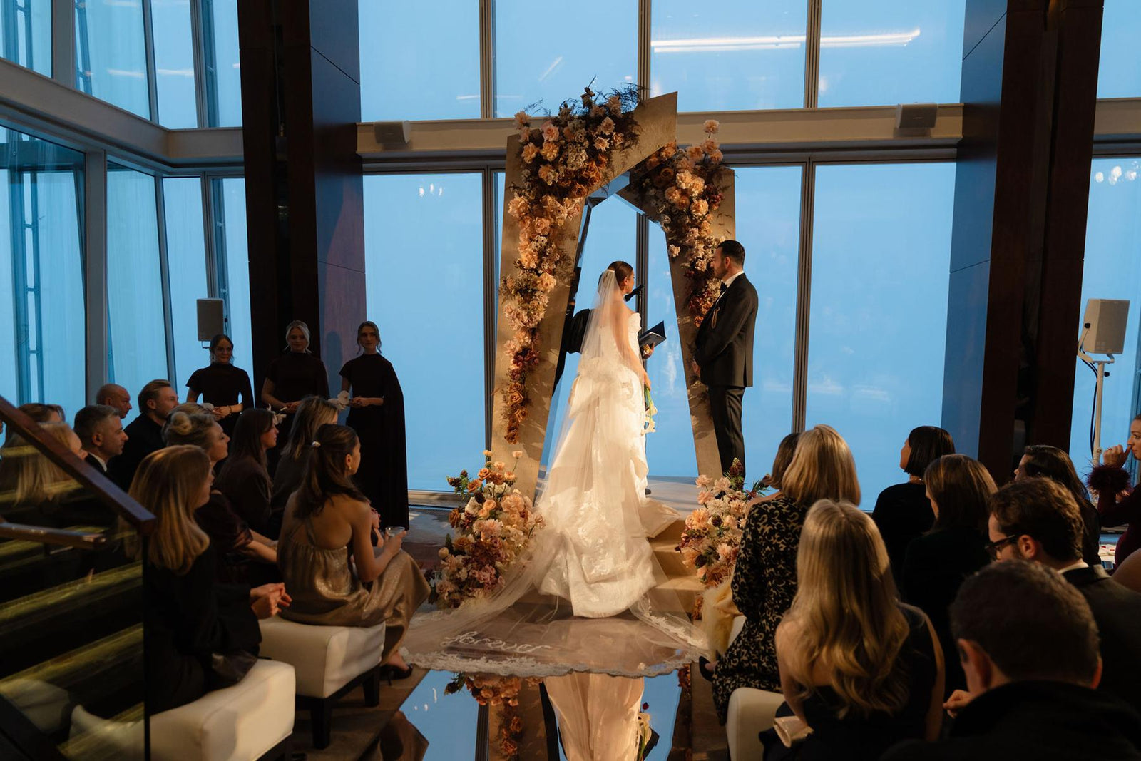 Wedding Showcase in the Sky: Wildabout’s Floral Installation at Shangri-La London